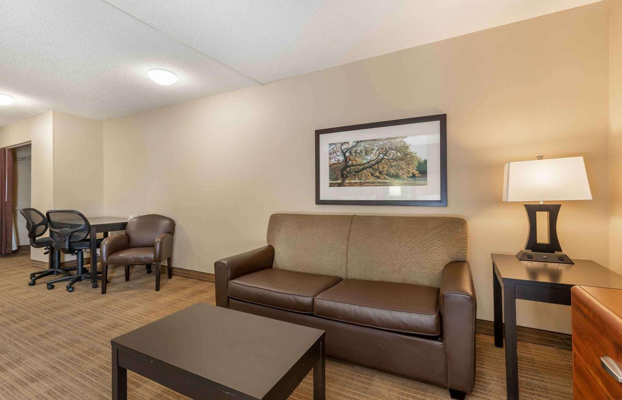 Extended Stay America Select Suites - Newport News - I-64 - Jefferson Avenue Exterior photo