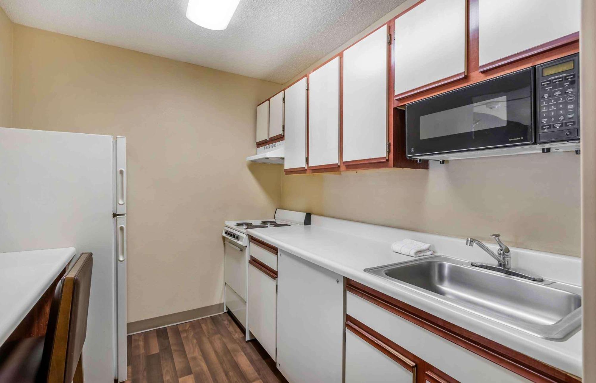 Extended Stay America Select Suites - Newport News - I-64 - Jefferson Avenue Exterior photo