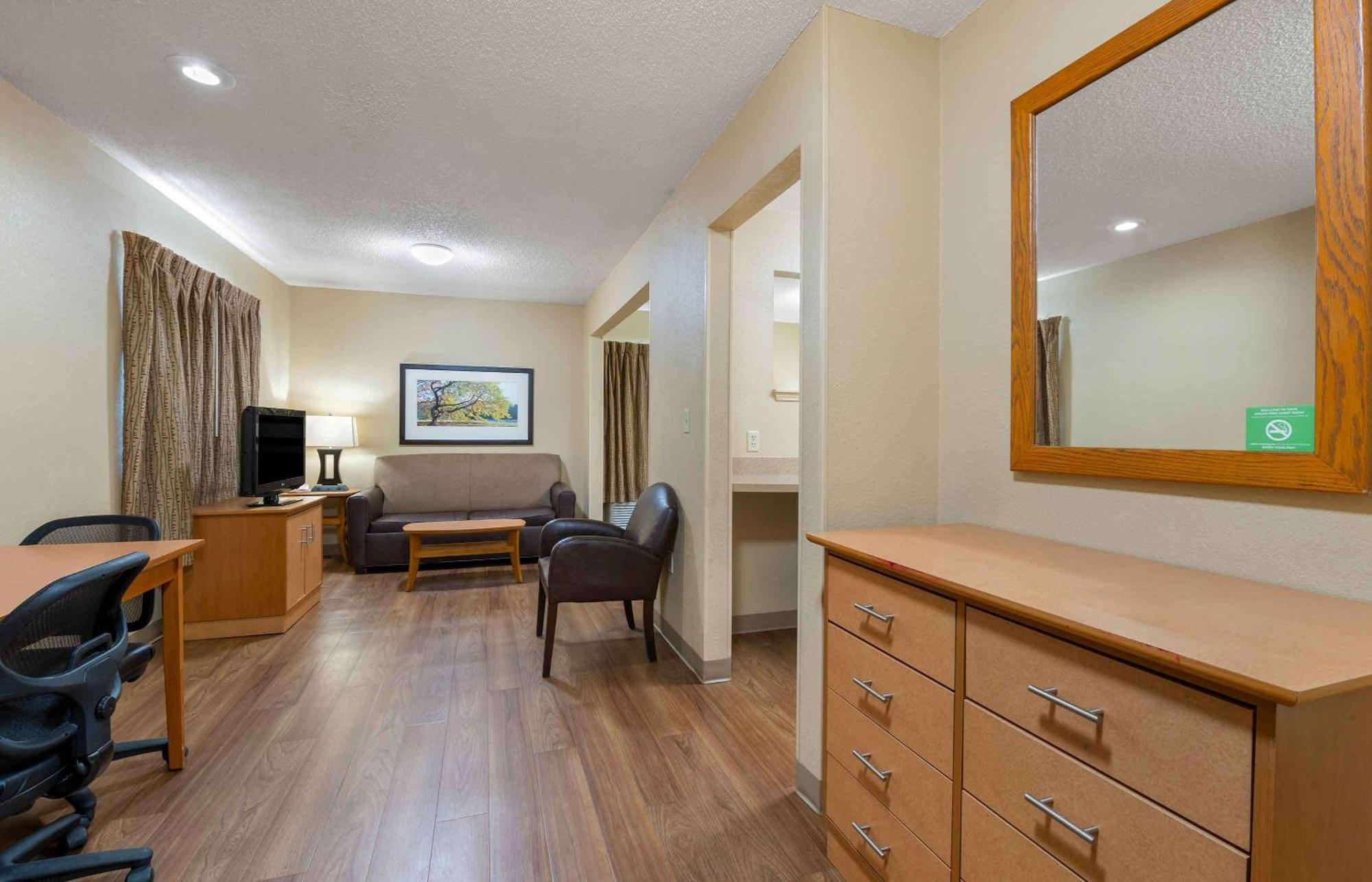 Extended Stay America Select Suites - Newport News - I-64 - Jefferson Avenue Exterior photo