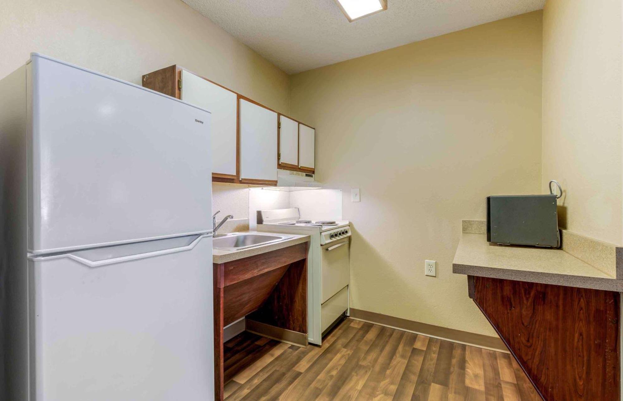 Extended Stay America Select Suites - Newport News - I-64 - Jefferson Avenue Exterior photo