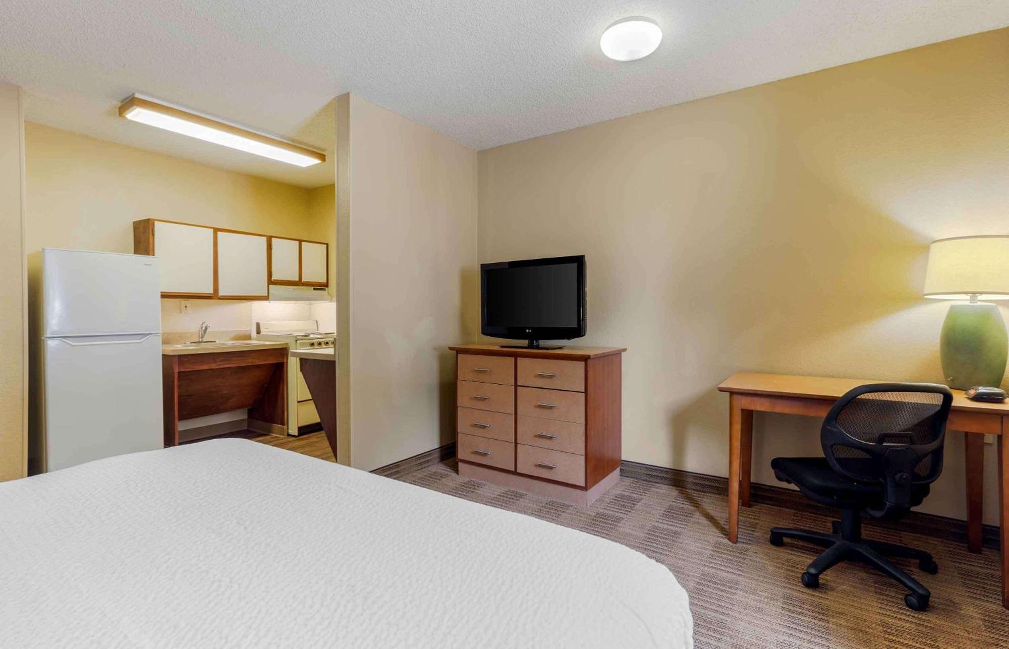 Extended Stay America Select Suites - Newport News - I-64 - Jefferson Avenue Exterior photo